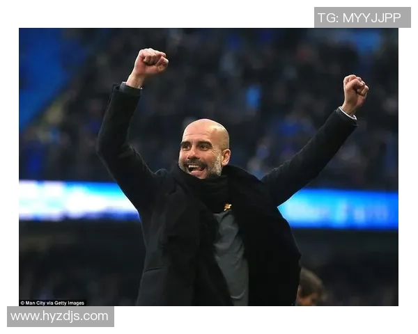 足球明星激情挥拳庆祝瞬间展现运动员的无畏精神与拼搏热情